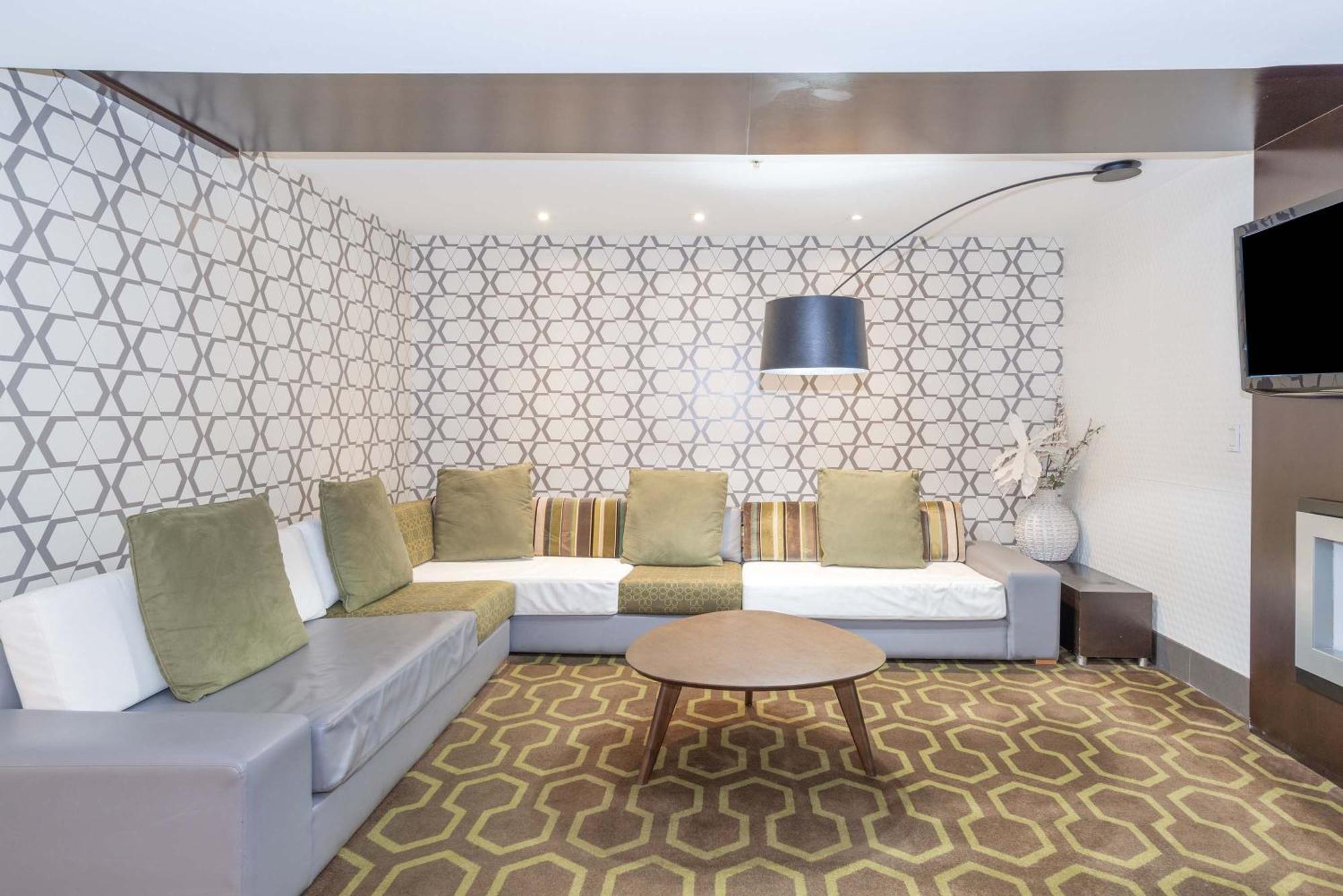 Sandman Hotel And Suites אבוטספורד מראה חיצוני תמונה
